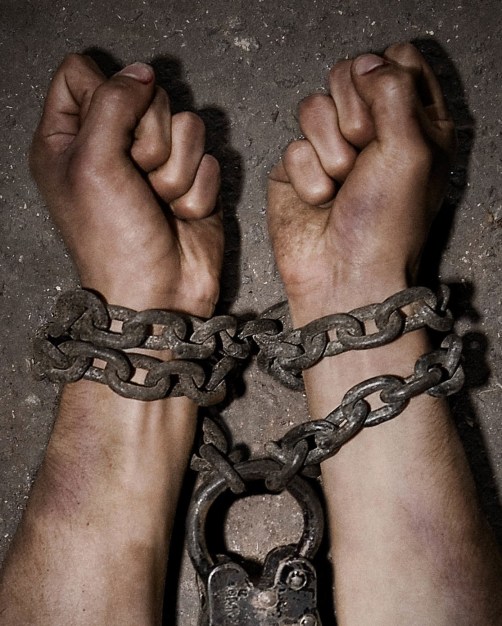 amnesty_print_chains